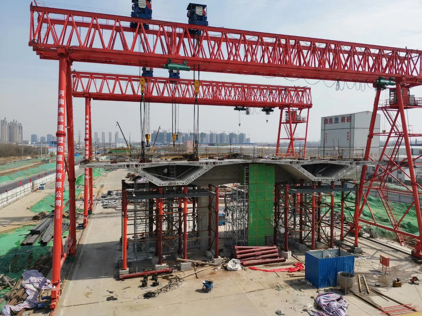 鄭州市政工程集團(tuán)南四環(huán)項(xiàng)目，ME100+100t-57m-20m-2臺(tái)，ME100+100t-44m-20m-2臺(tái)，