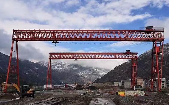 電動門式起重機(jī)都有哪些優(yōu)點(diǎn)與性能